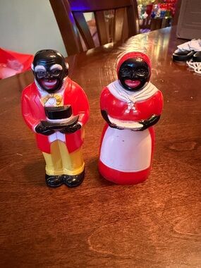 F&F Aunt Jemima & uncle Mose Salt & Pepper Set. 3 1/2” tall